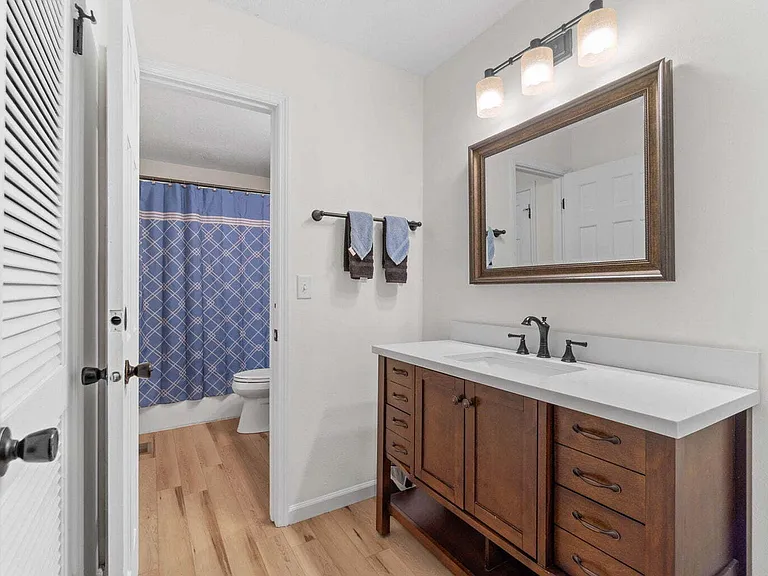 216 Cloverdale Blvd #C — Photo 9