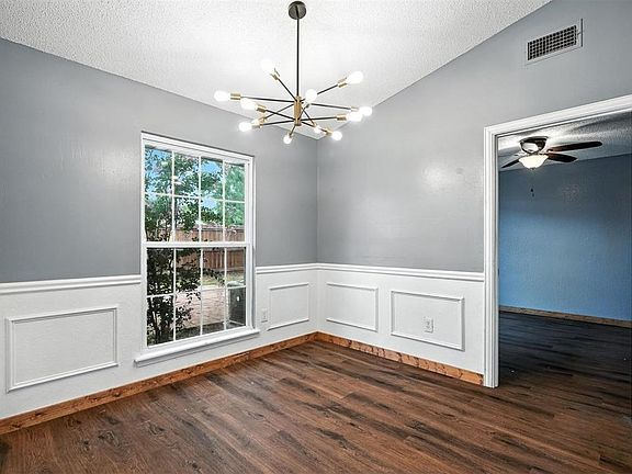 5th image of 51 Shady Brook Cir