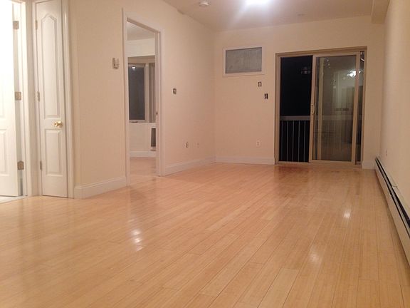 3rd image of 14135 Pershing Cres