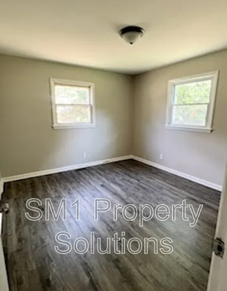 1309 Pearson St — Photo 7