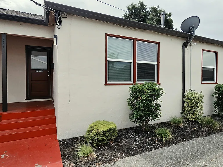 22636 Templeton St — Photo 14