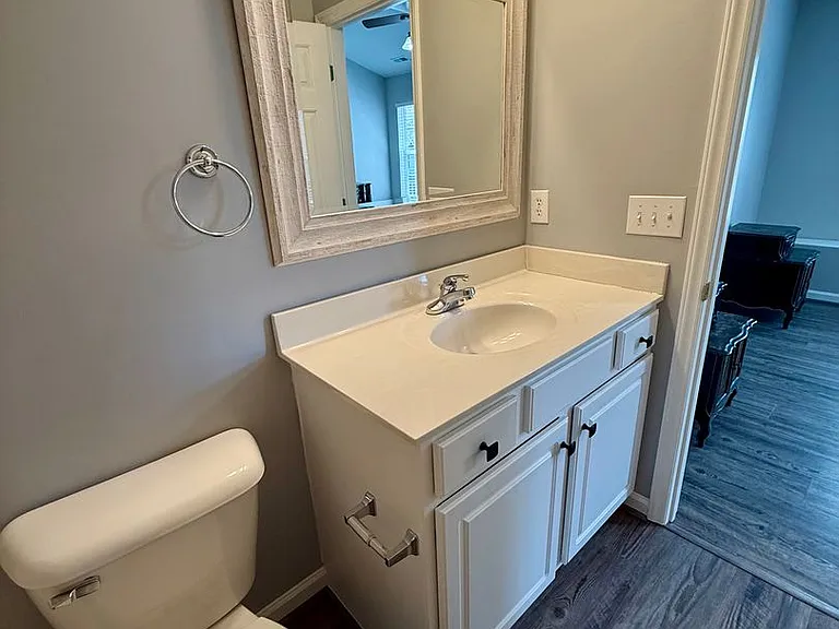 917 Creek Crossing Trl — Photo 16
