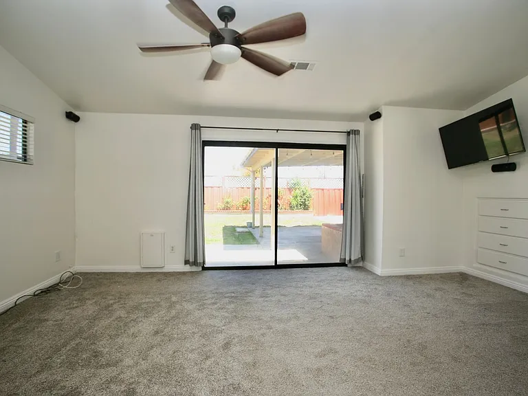 8334 Lake Ashwood Ave — Photo 6
