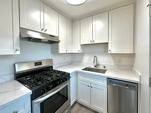 303 Farmers Ln #3 Photo 1