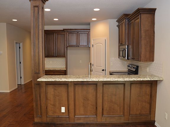 5th image of 6713 NE 56th Way #St9