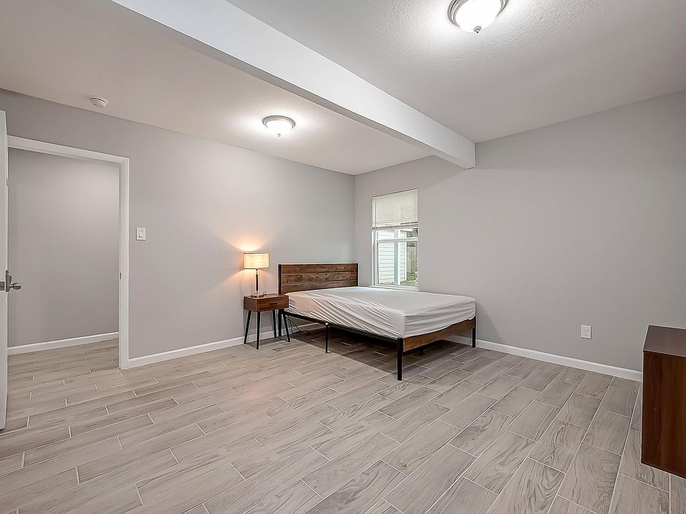 185 sq. ft. of room to make your it your own