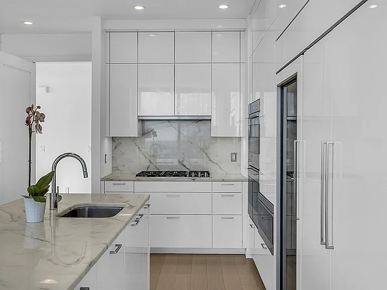 1 Franklin St #4606 — Photo 14