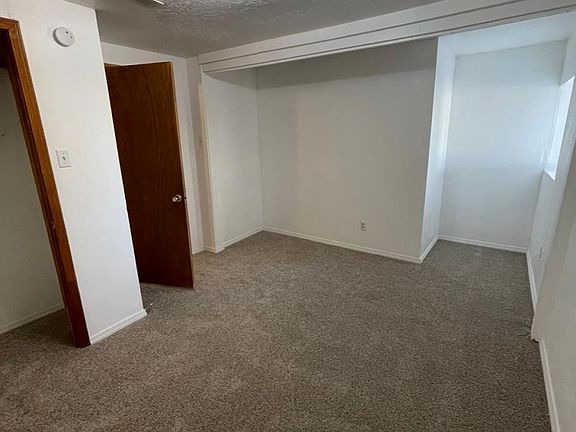 3rd image of 920 W Picard Ave