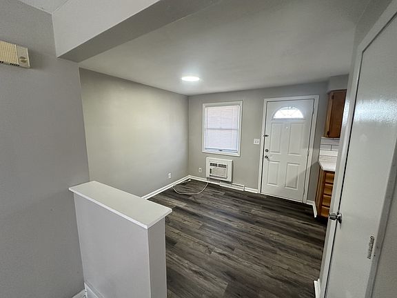 3rd image of 421 Hosmer St #1