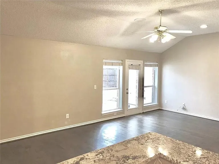 8000 Anchor St — Photo 19