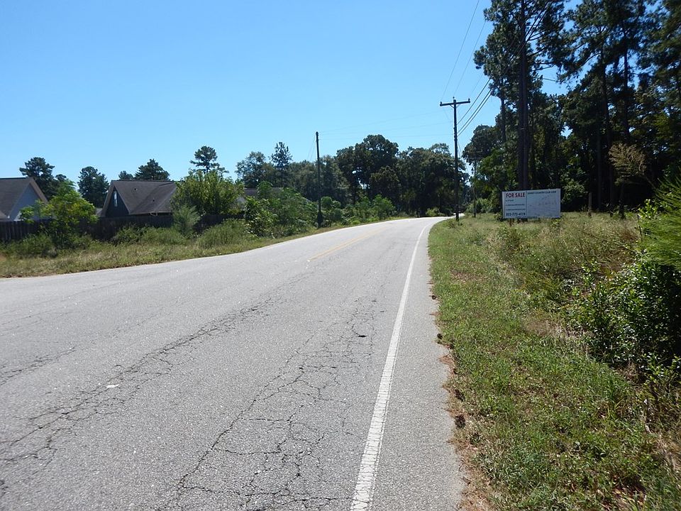 2nd image of 676 Lewis Rd