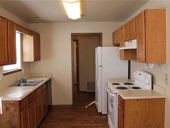 4th image of 31 Holly Dr #A