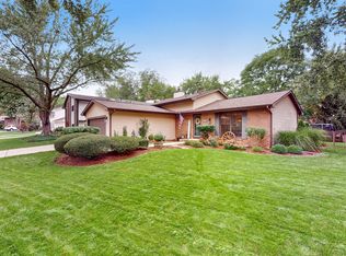 6552 Shagbark Ct, Lisle, IL 60532
