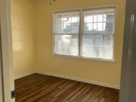 4th image of 406 Russell Pkwy APT 9