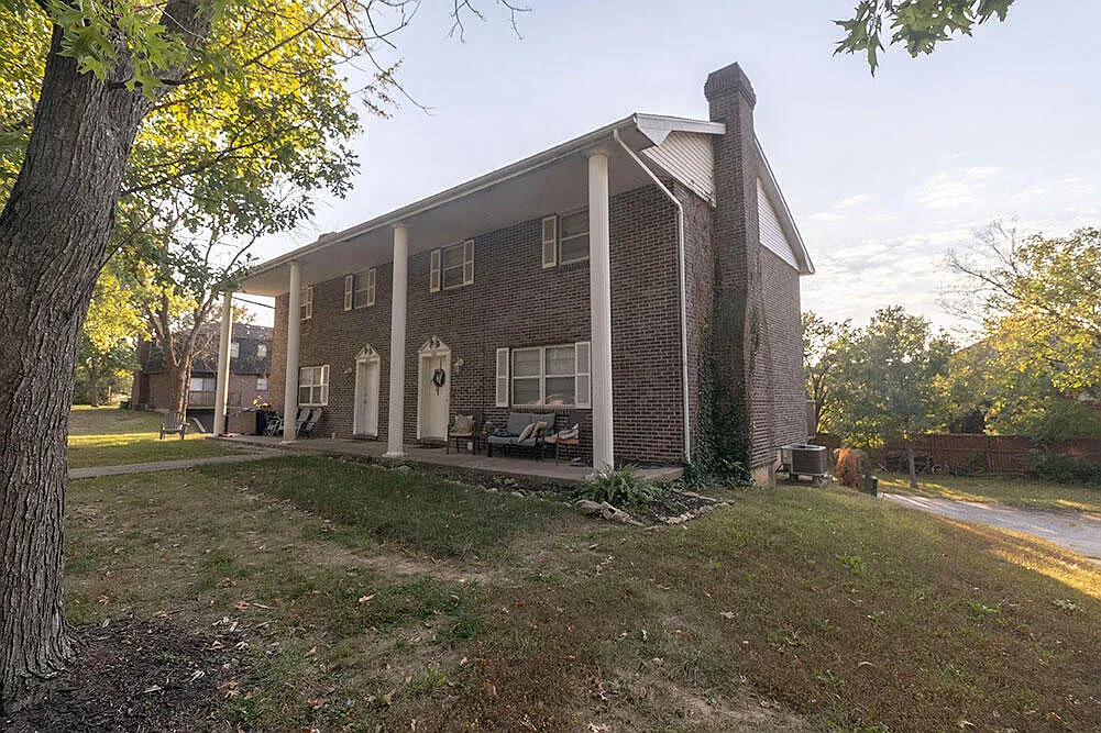 3 bed, 2.5 bath, 1537 sqft, $1,675 — Photo 2