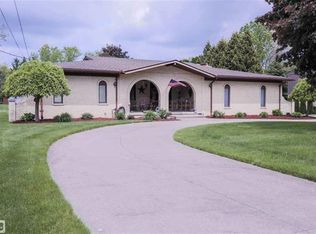 1280 Grace Ave, Rochester Hills, MI 48309