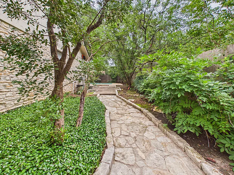 4409 Twisted Tree Dr — Photo 27