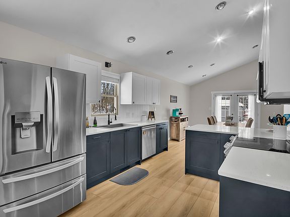 4th image of 1405 E County Road 100 S