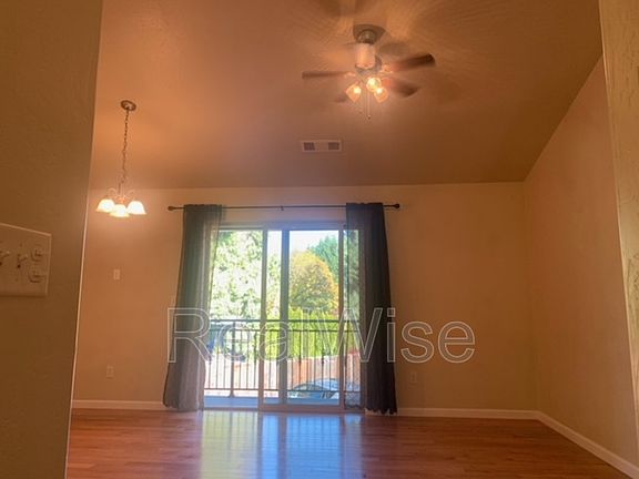 5th image of 205 Classick Dr