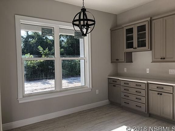 5th image of 485 Sweet Bay Ave