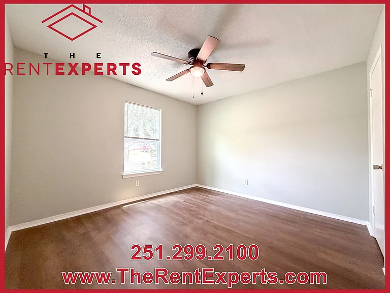 9760 Royal Woods Dr N — Photo 10