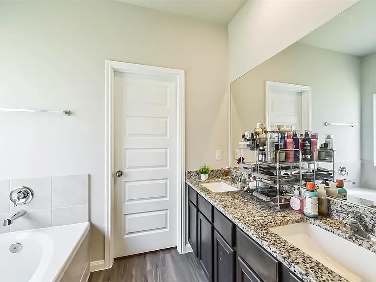 4907 Luke Mathew Dr — Photo 21
