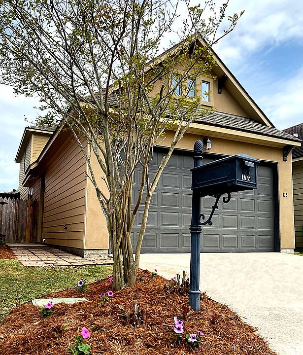 1st image of 115 Villa Park Ln
