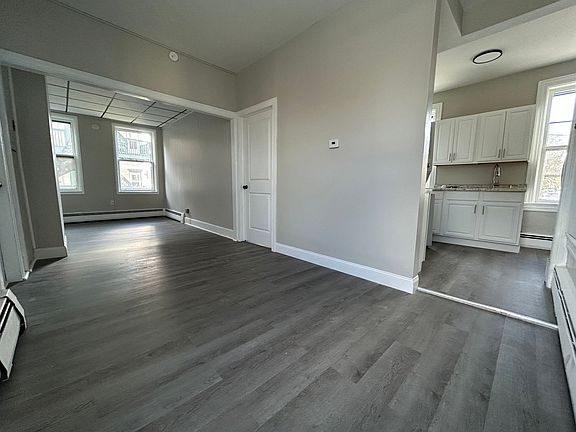 5th image of 214 S 11th St #2