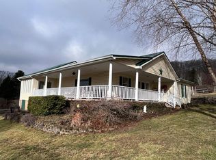 141 Scarbrough Ln, Shady Spring, WV 25918