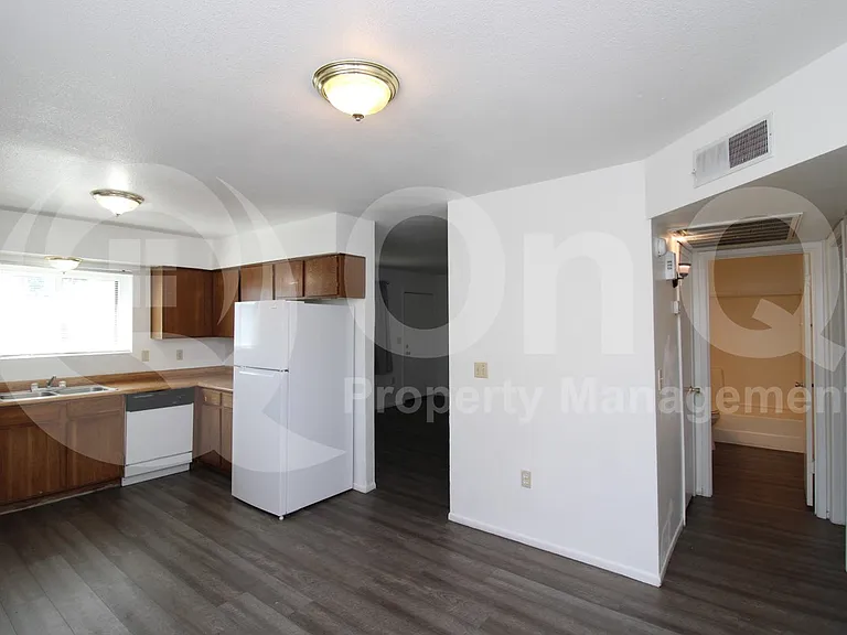 3102 E Cicero St #202 — Photo 3