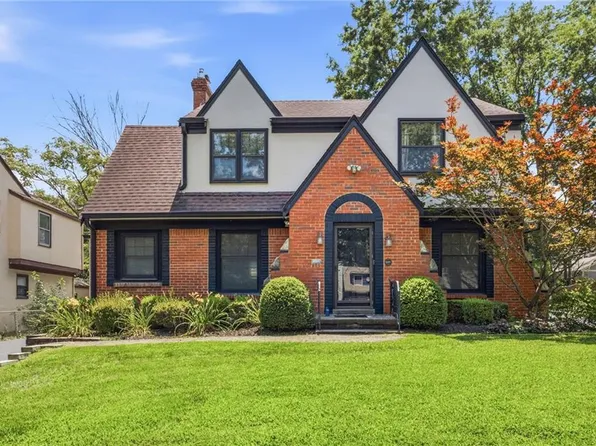 1207 W Gregory Blvd, Kansas City, MO 64114