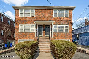 217 Orange Ave — Photo 1