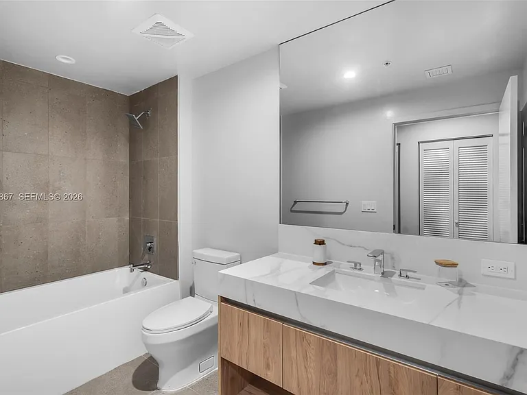 11 NE 6th St #2207 — Photo 15