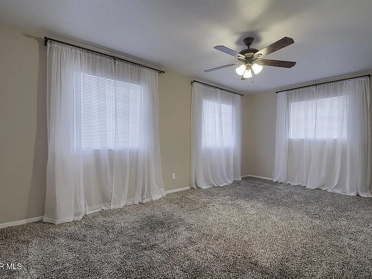 2927 Harrison Ave — Photo 15