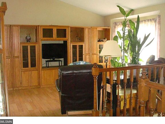 4th image of 10910 Louisiana Ln N