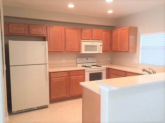 Breakfast Bar/Kitchen