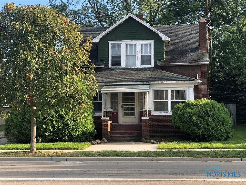 1st image of 110 W Main St