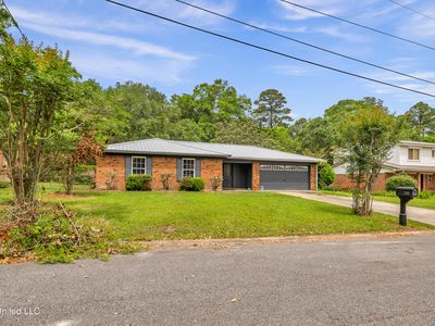 2319 Sandalwood Dr, Gautier, MS, 39553