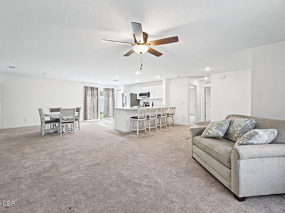 3rd image of 2657 Foster Rd SE