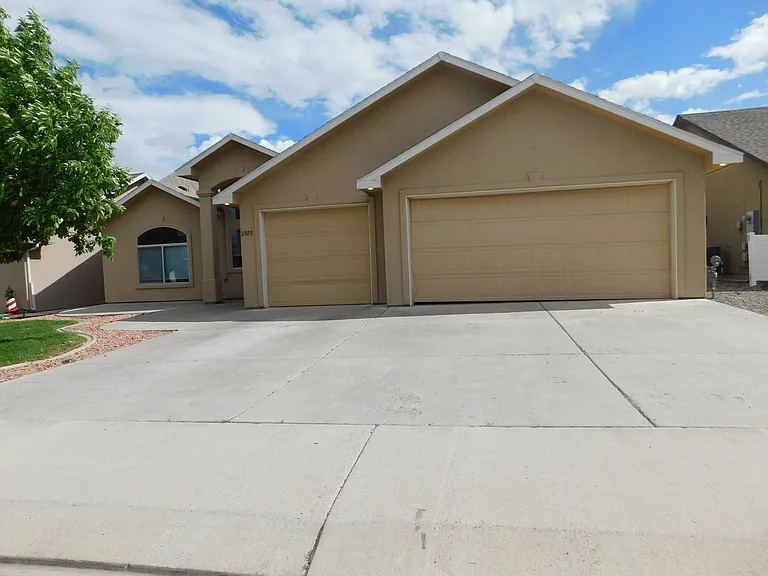2929 Joan Way — Photo 1