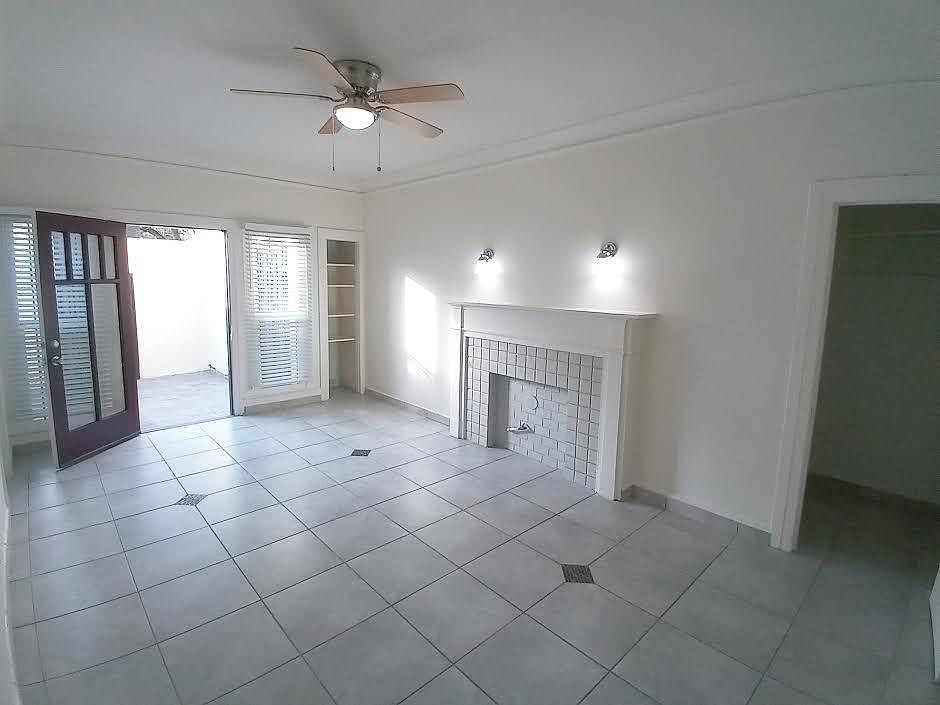 1st image of 506 N Kenmore Ave #1