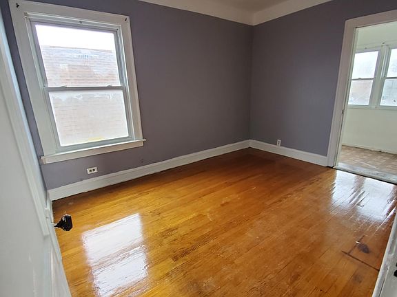 2nd image of 5553 S Sawyer Ave APT 2