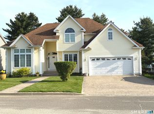 35 Emerald Pines Rd, Waterbury, CT 06704