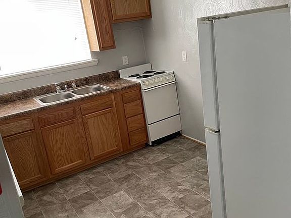 3rd image of 1625 W Pembroke Ave #20