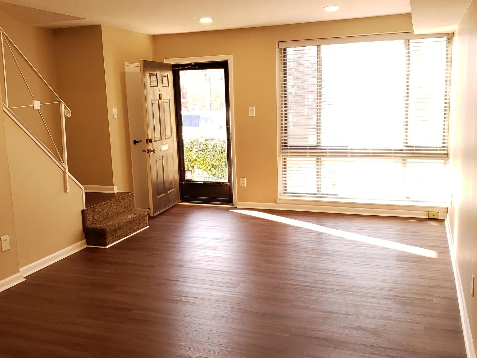 1 bed, 768 sqft, $1,250 — Photo 2