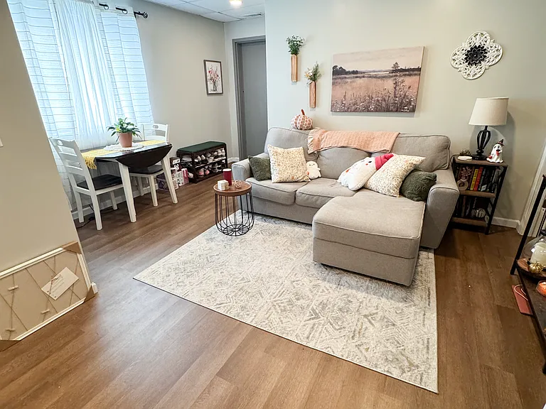539 E Main St #2 — Photo 3