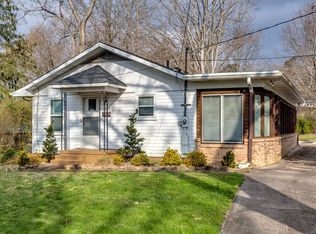 124 Quincy Ave, Oak Ridge, TN 37830