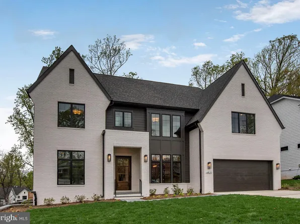 6820 Marbury Rd, Bethesda, MD 20817