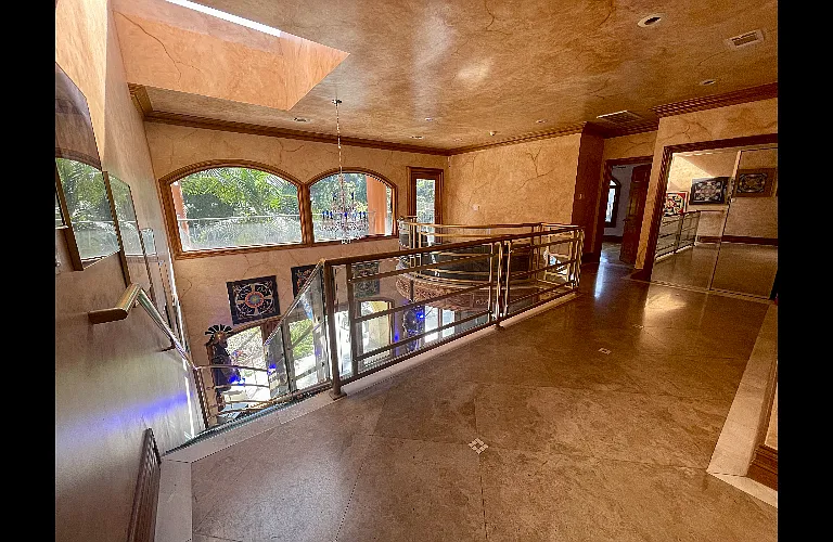 4266 Hillcrest Dr — Photo 13
