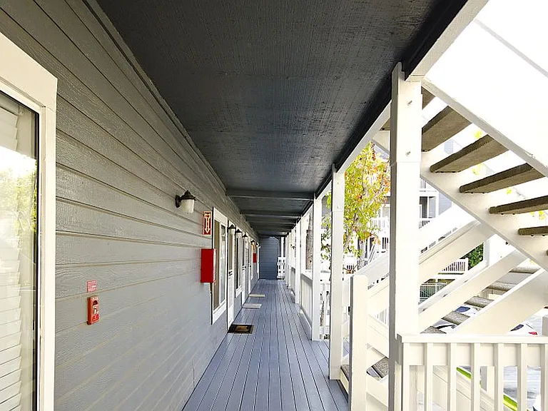 The Grand Terrace Apartments — Photo 6
